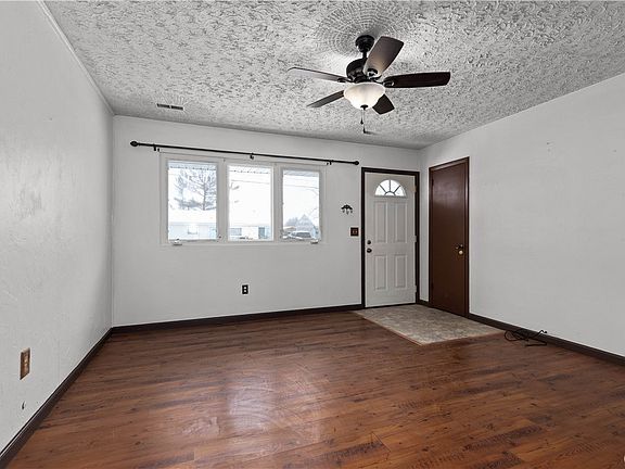 3rd image of 7884 Pegler Blvd