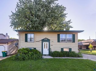 309 S Sycamore Ave, Sioux Falls, SD 57110