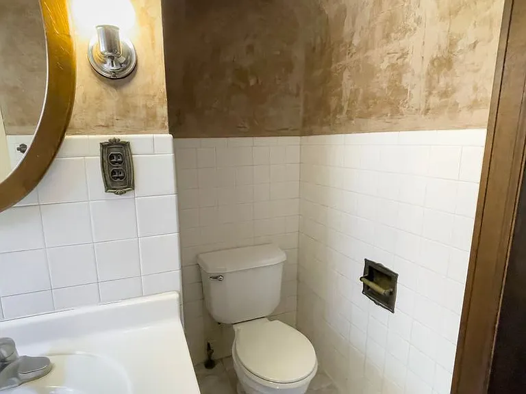 225 S College Ave — Photo 18