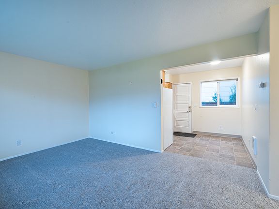 5th image of 3723 SE 14th Ave #3723