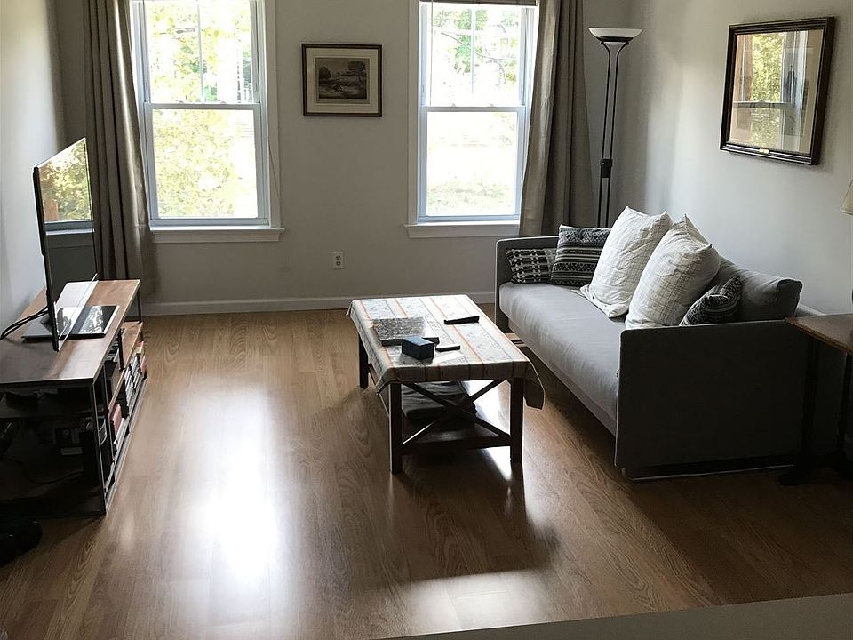 36 Center St - Living Room