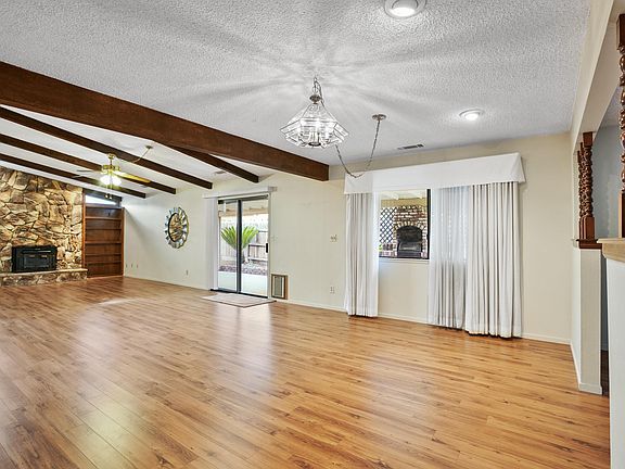 5th image of 2607 S Silvervale St