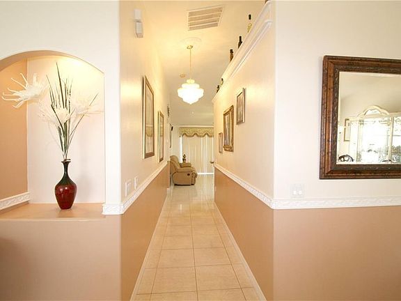 5th image of 453 Bridgewater Ct