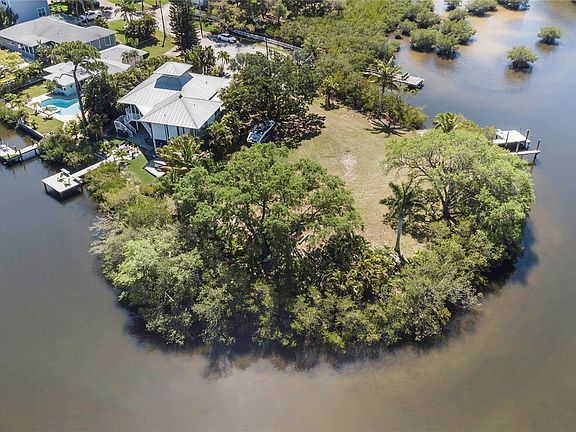 2nd image of 300 Hillpoint Dr