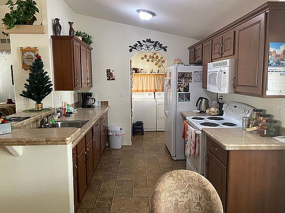 2nd image of 5568 E 34th Pl