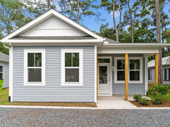 138 NE 75th Street, Oak Island, NC 28465