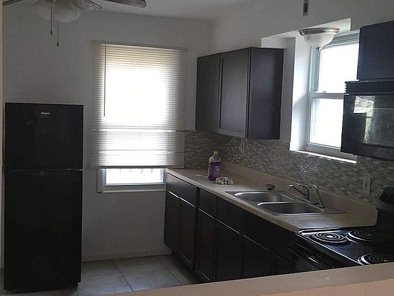 5th image of 915 Hornsby Ave