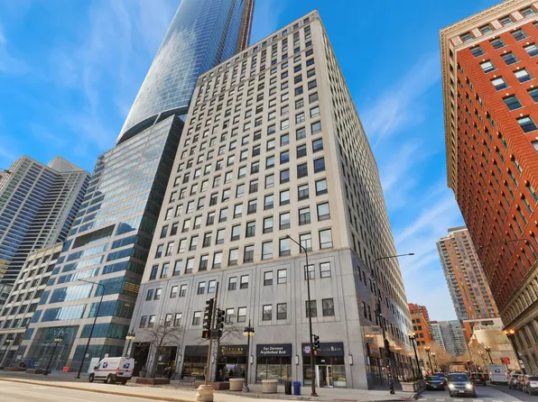 910 S Michigan Ave APT 304, Chicago, IL 60605