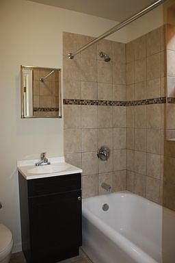4th image of 6731 S Jeffery Blvd APT 202