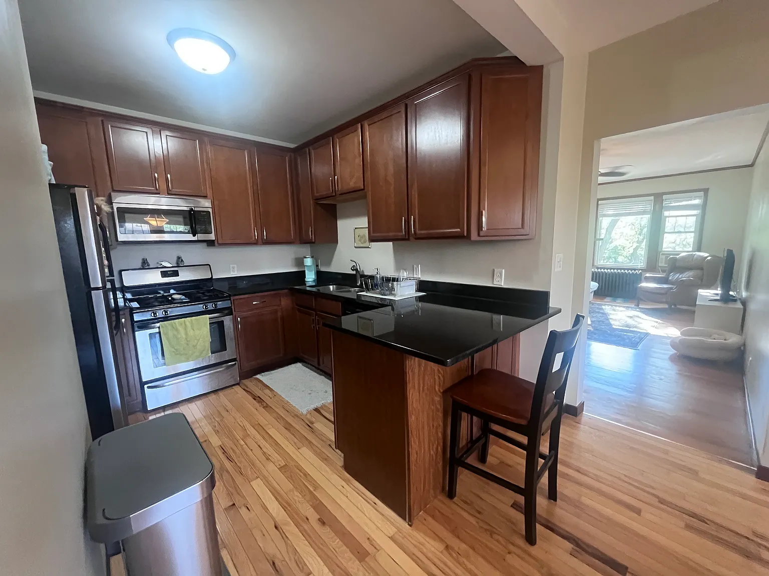 2 bed, 1500 sqft, $1,895 — Photo 2