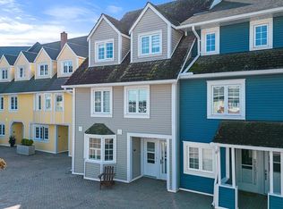 1500 Venetian Blvd #W9, Pt Edward, ON N7T 7W4