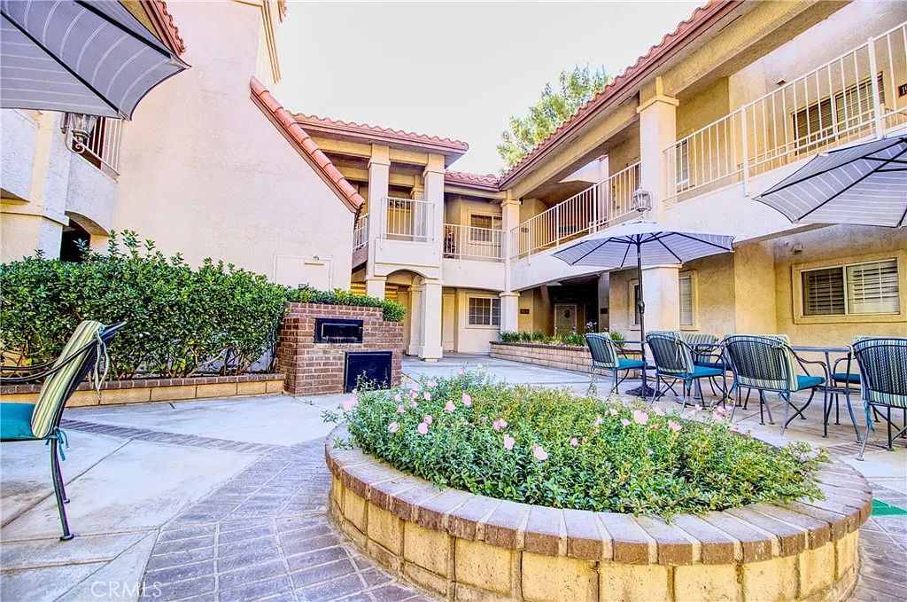 2 bed, 848 sqft, $1,800 — Photo 2