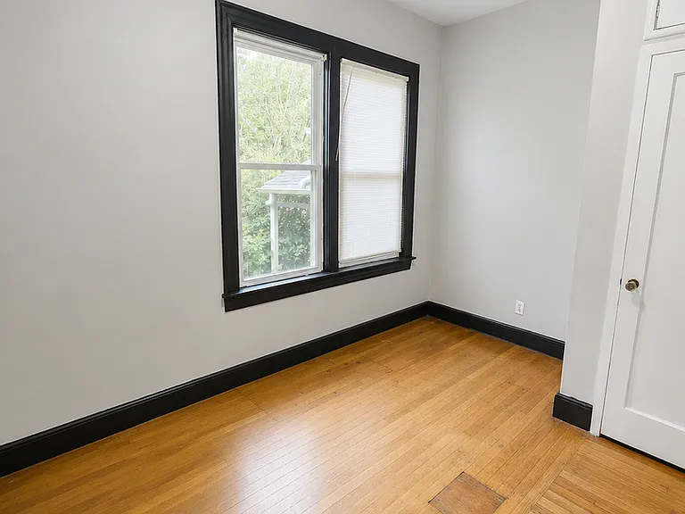 3205 N Bartlett Ave — Photo 6