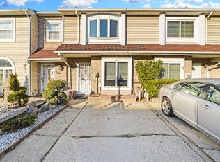 51 Francesca Ln, Staten Island, NY 10303
