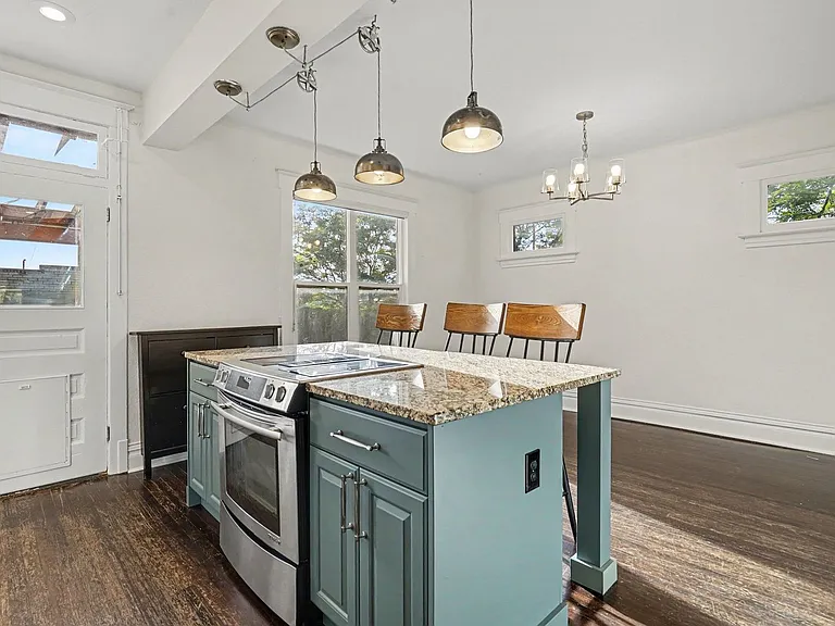 1301 S Lincoln St — Photo 10