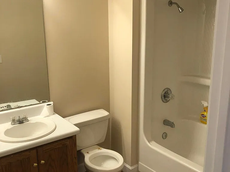 6 N Heathrow Dr NW — Photo 6