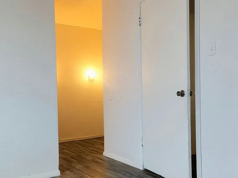 4609 Monarch St — Photo 36