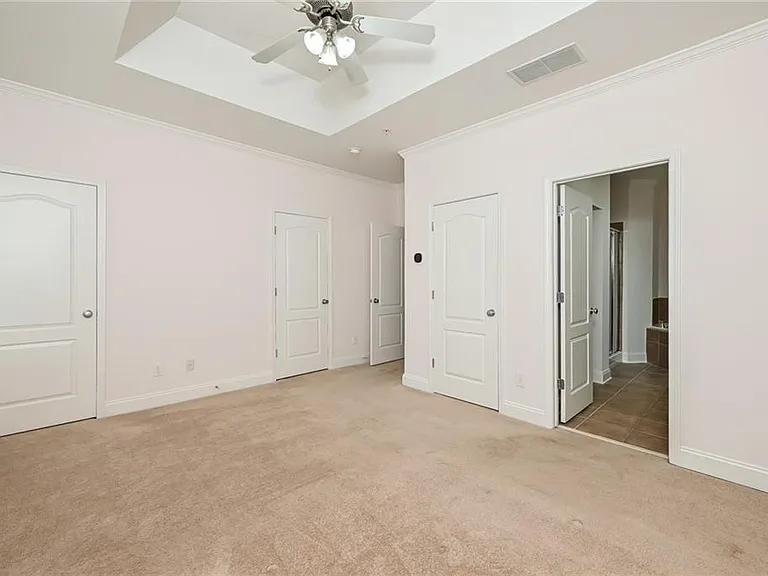 1915 Sterling Oaks Cir — Photo 8
