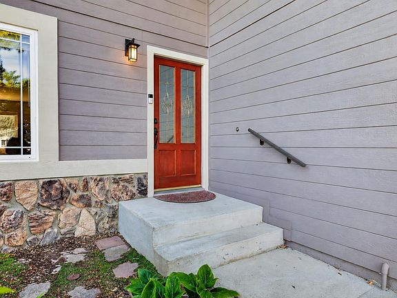 5th image of 172 Clearview Court