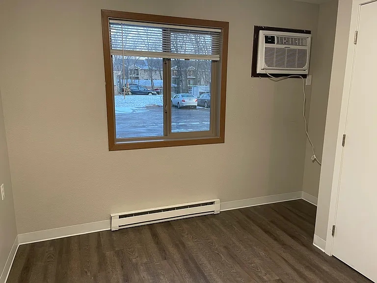 914 3rd Ave NE #2 — Photo 8