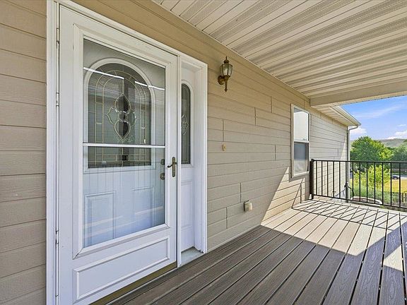 3rd image of 830 Heritage Dr