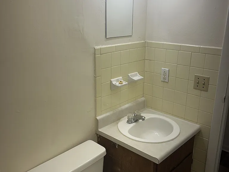 1038 Cherry Dr #5 — Photo 9