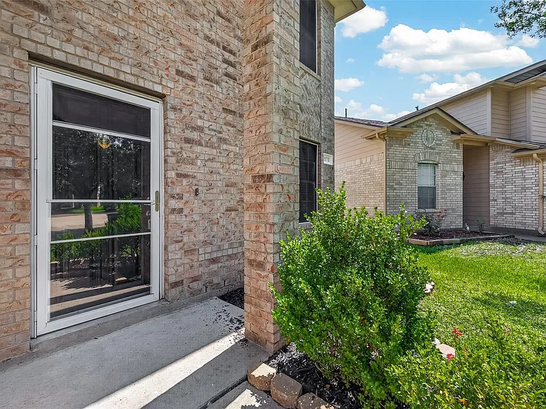 19710 Twin Canyon Ct — Photo 3
