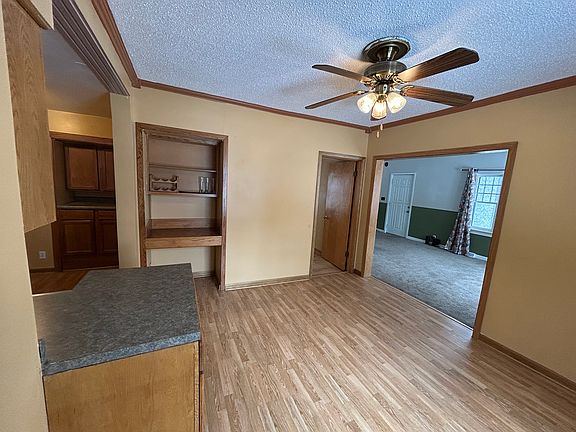2nd image of 802 S 6th St #1