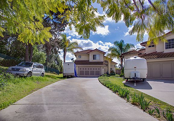 3rd image of 520 Shadywood Dr
