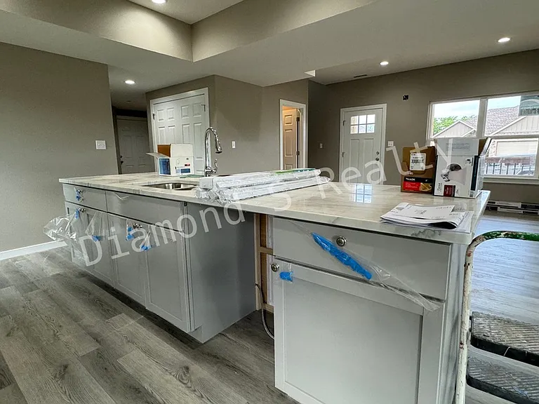 2124 N Bradbury Ln — Photo 9