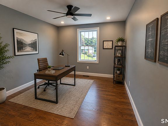 4th image of 544 Wintergreen Avenue