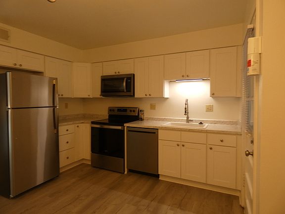 5th image of 5901 Creek View Dr