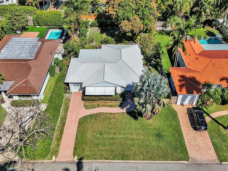1235 Jefferson St, Hollywood, FL 33019 | Zillow