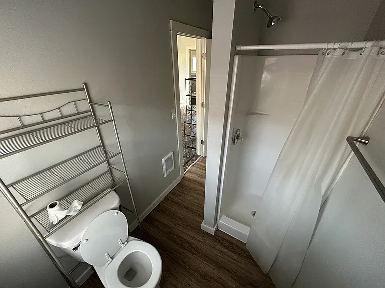 702 S Duluth Ave #2 — Photo 5