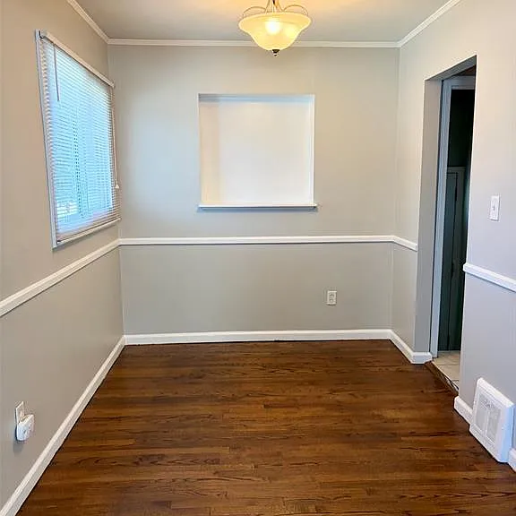 3345 Horton St — Photo 4