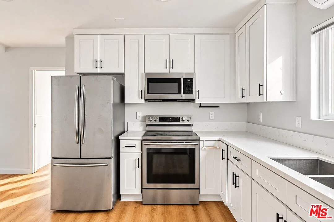 2 bed, 1.0 bath, 850 sqft, $4,775 — Photo 3