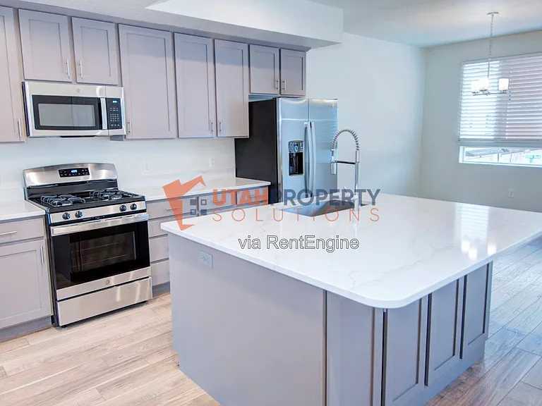 388 S 980 W — Photo 10