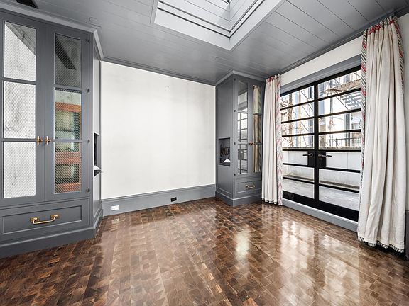 3rd image of 55 Grove St #2