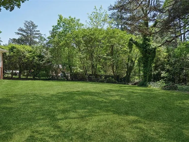 119 Kelso Dr SW — Photo 50