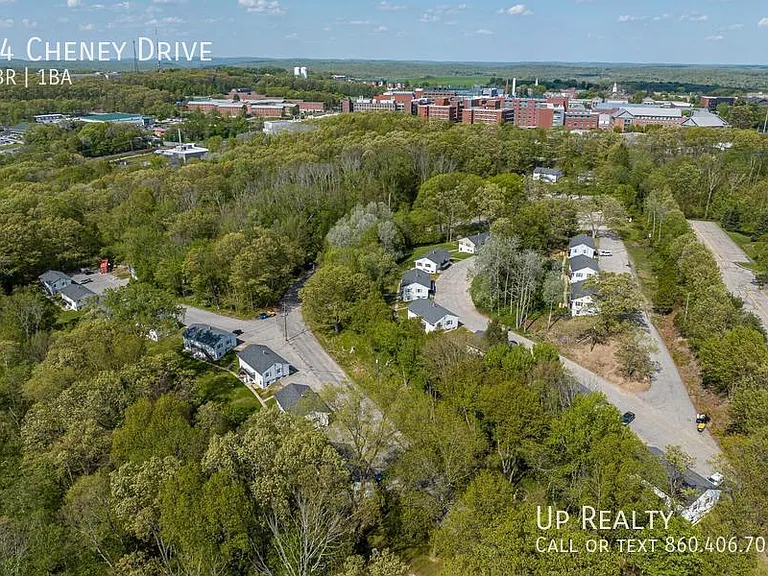64 Cheney Dr — Photo 4
