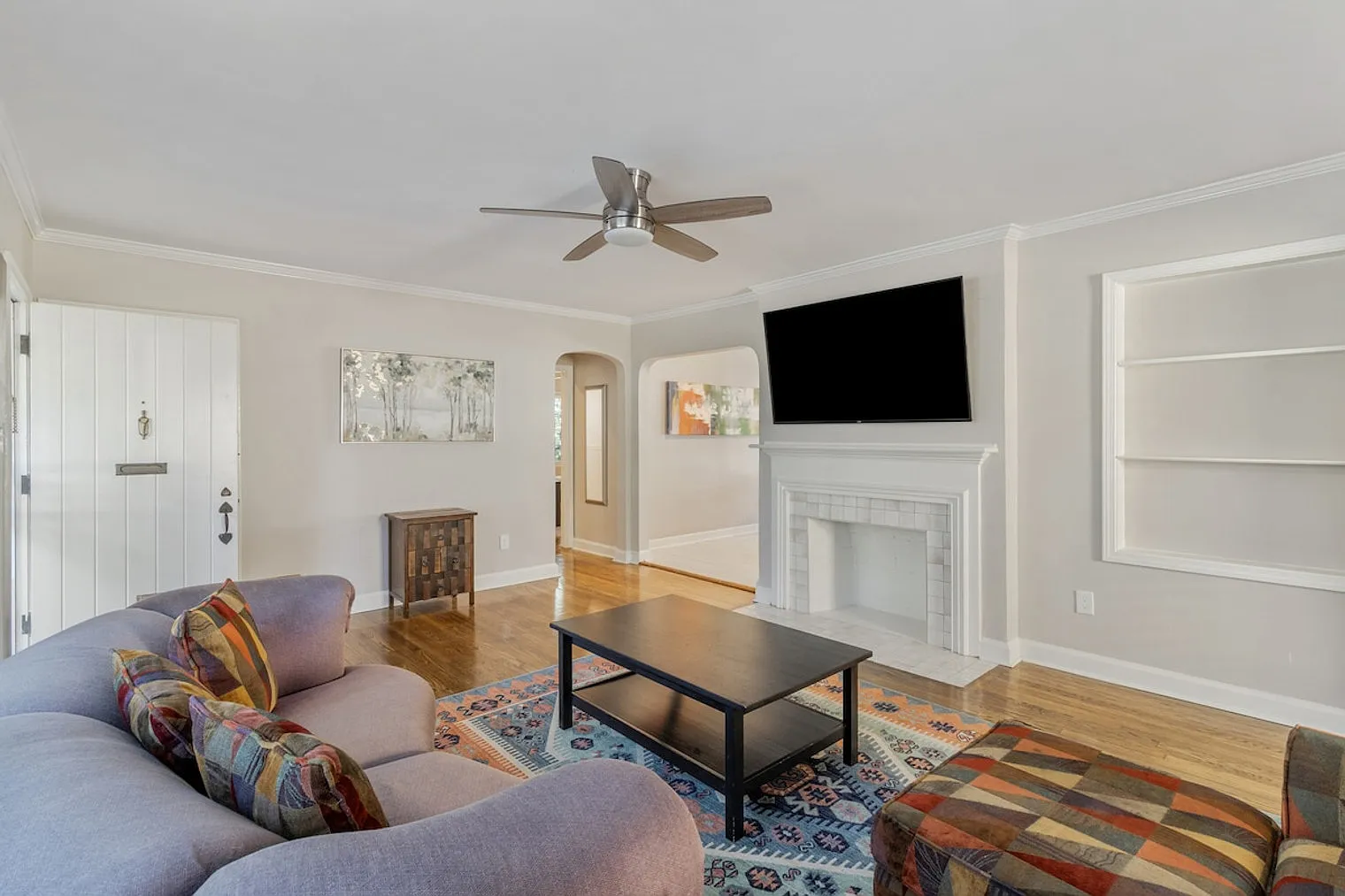 3 bed, 2.0 bath, $1,872 — Photo 3