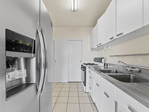 2nd image of 6 Fordham Hill Oval APT 14A