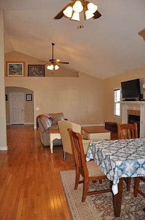 4th image of 1331 Glen Abbey Way