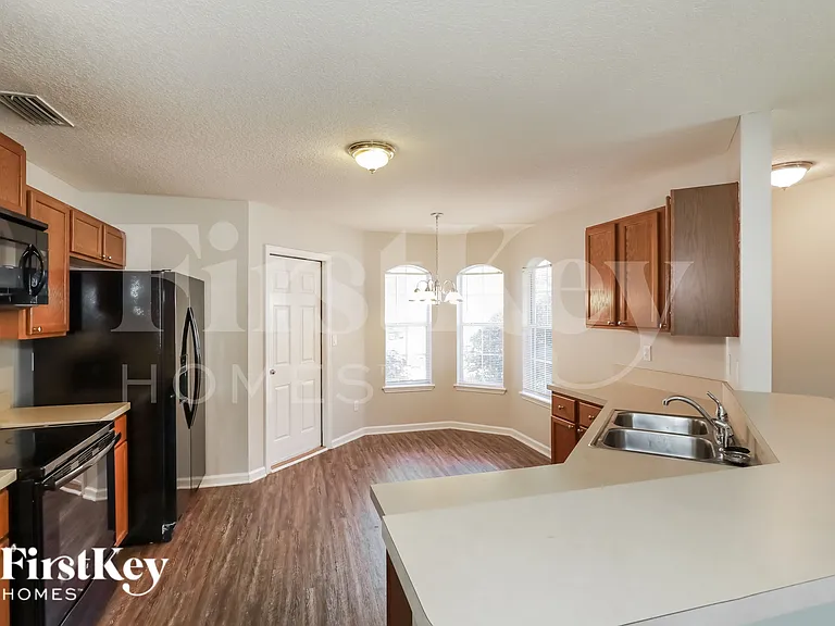 2089 W Lymington Way — Photo 9