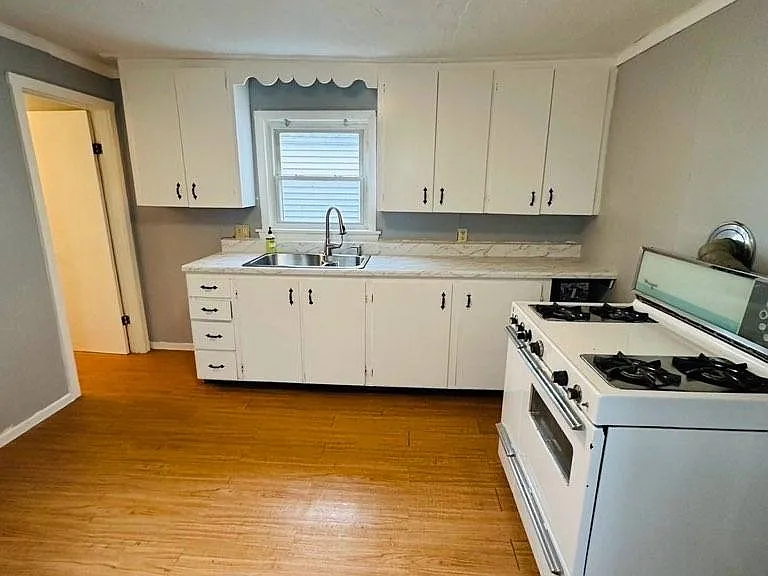 23 Bowers St #2 — Photo 10