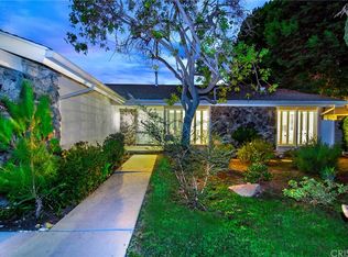 19115 Gayle Pl, Tarzana, CA 91356
