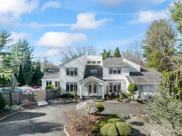 7 Leighton Dr, East Brunswick, NJ 08816
