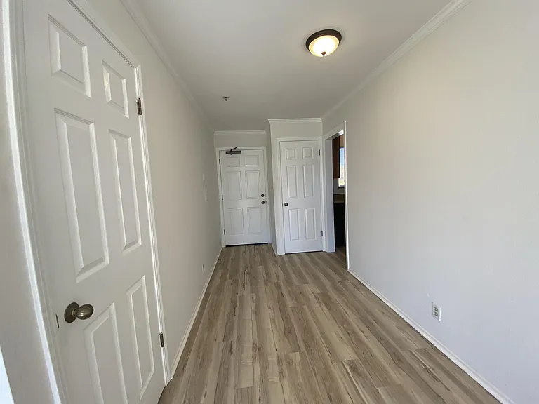 1117 Laguna Ave #5 — Photo 26