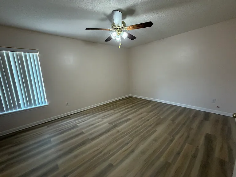 1075 Three Forks Ct — Photo 22