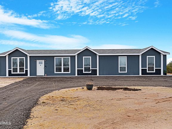 3rd image of 2230 N SUMMERS Lane